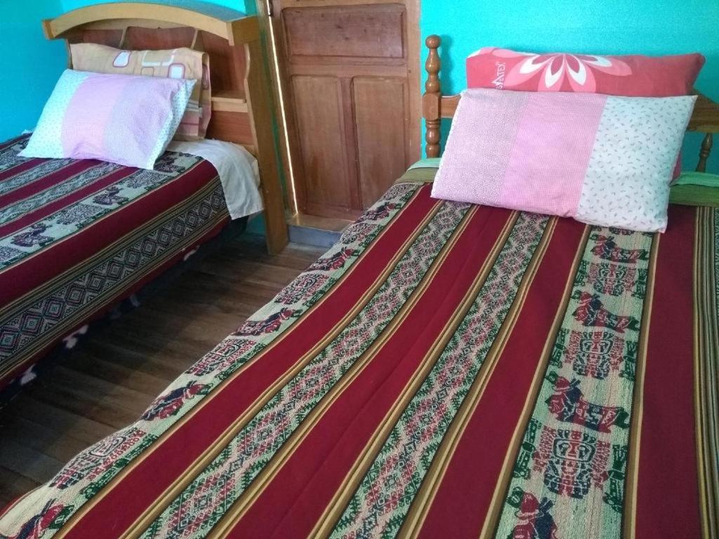 Готель Hostal Luna Del Titikaka En Isla De La Luna Bolivia Екстер'єр фото